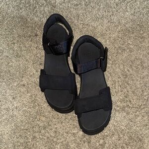 UGG Ashton Ankle Sandals
